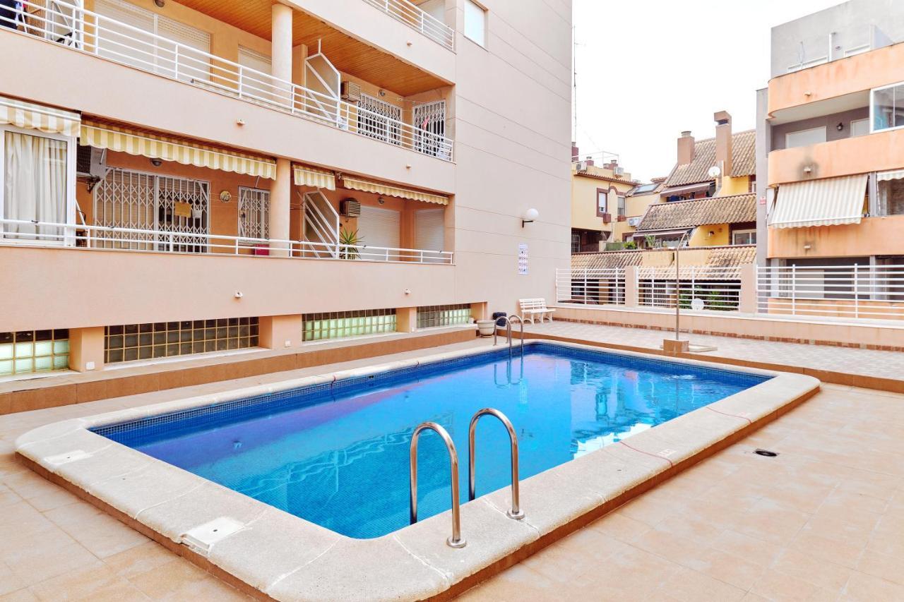Lovely Sunny Apartment With Shared Pool And Private Parking Torrevieja Exterior foto
