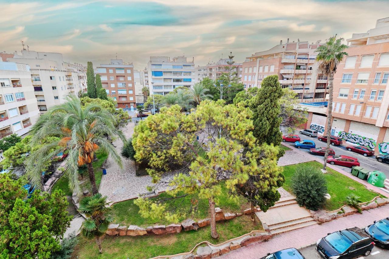 Lovely Sunny Apartment With Shared Pool And Private Parking Torrevieja Exterior foto
